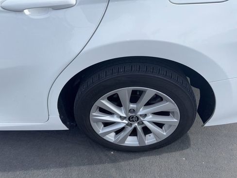 Used 2021 Toyota Camry LE image 38