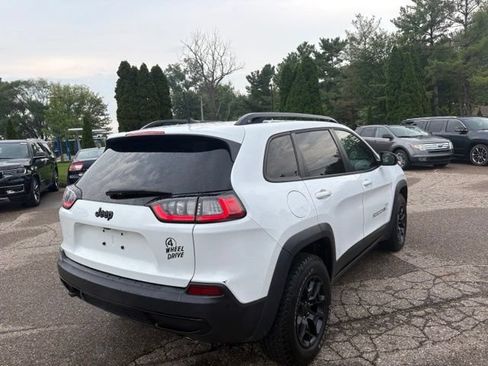 Used 2022 Jeep Cherokee Latitude AWD/4WD image 5