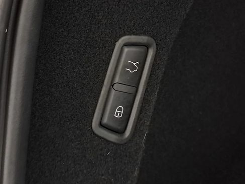 Used 2021 Maserati Levante S AWD/4WD image 35