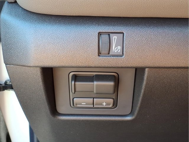 New 2026 Chevrolet Colorado ZR2 w/ Technology Package AWD/4WD image 12