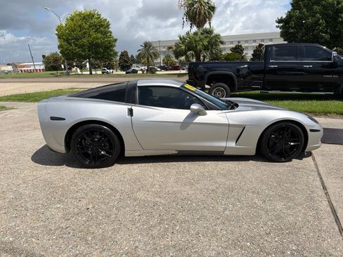 Used 2005 Chevrolet Corvette Coupe w/ Preferred Equipment Group RWD image 4