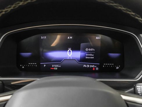 Used 2024 Volkswagen Tiguan SE FWD image 26