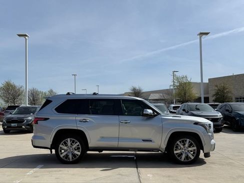 Used 2024 Toyota Sequoia Capstone image 4