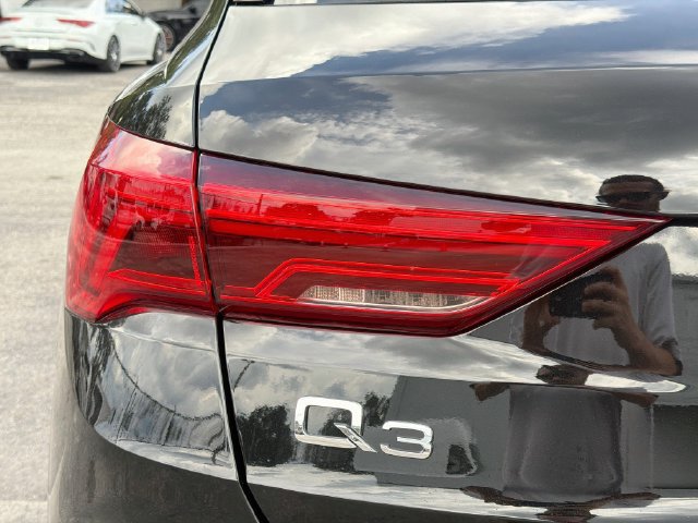Used 2025 Audi Q3 2.0T Premium w/ Convenience Plus Package AWD/4WD image 10