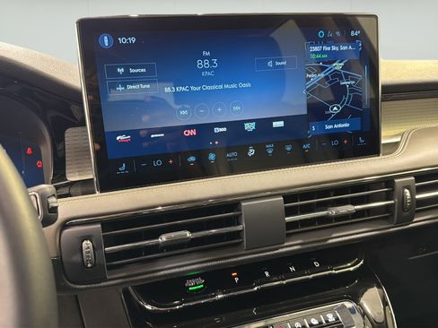 Used 2025 Lincoln Corsair FWD image 19