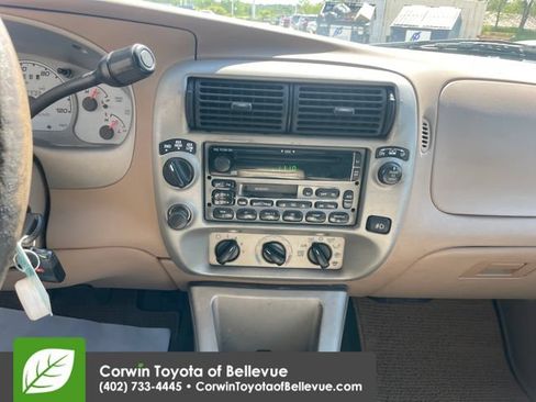 Used 2001 Ford Explorer Sport Trac 4x4 image 12