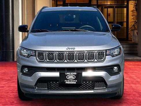 Used 2023 Jeep Compass Latitude AWD/4WD image 3