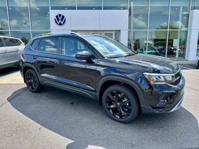 New 2024 Volkswagen Taos SE