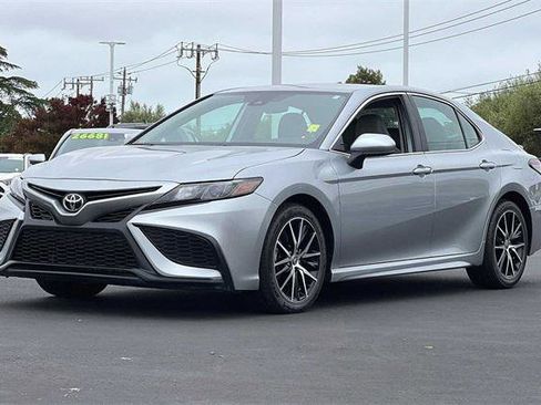 Certified 2021 Toyota Camry SE FWD image 9