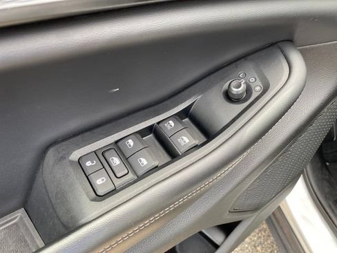 Used 2023 Jeep Grand Cherokee L Laredo RWD image 18