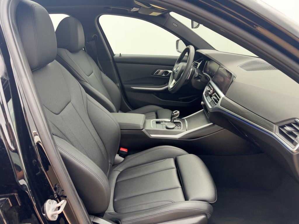 Used 2020 BMW 330i Sedan w/ Premium Package RWD image 30