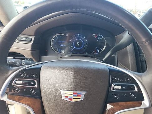 Used 2017 Cadillac Escalade ESV Luxury AWD/4WD image 11