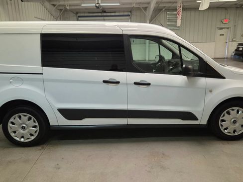 Used 2017 Ford Transit Connect XLT FWD image 9