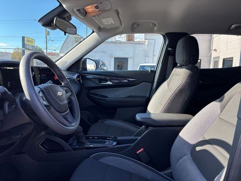 Used 2025 Chevrolet TrailBlazer LT image 24