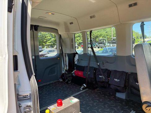 Used 2015 Ford Transit 350 XL RWD image 10