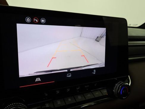 Used 2025 GMC Canyon AT4 image 15