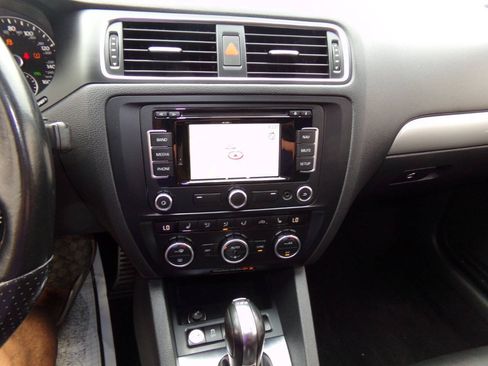 Used 2013 Volkswagen Jetta GLI Autobahn FWD image 52