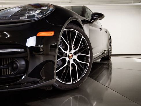 Used 2023 Porsche Panamera Platinum Edition RWD image 12