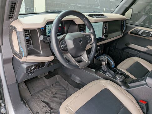 Used 2023 Ford Bronco Wildtrak AWD/4WD image 12