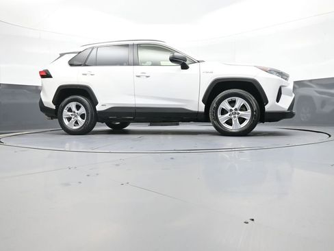 Certified 2020 Toyota RAV4 LE w/ All Weather Liner Package image 27