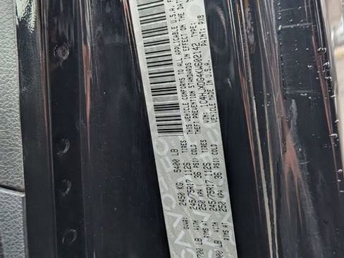 Used 2019 Jeep Wrangler Unlimited Sport S image 32