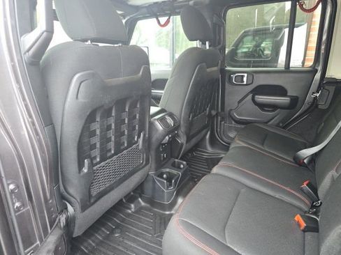 Used 2021 Jeep Wrangler Unlimited Rubicon w/ Dual Top Group AWD/4WD image 10