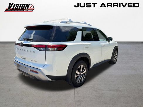 Certified 2024 Nissan Pathfinder SL AWD/4WD image 5