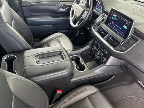 Used 2024 Chevrolet Suburban LT image 17