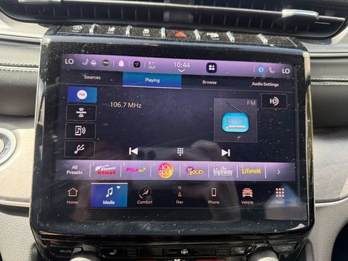 Used 2023 Jeep Grand Cherokee L Limited AWD/4WD image 25