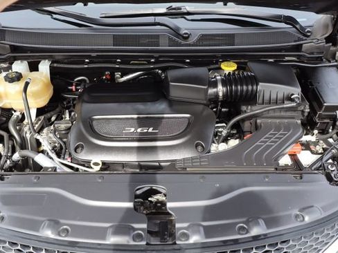Used 2018 Chrysler Pacifica Touring-L Plus FWD image 54