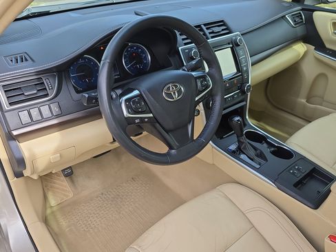 Used 2017 Toyota Camry XLE w/ Moonroof Package image 16
