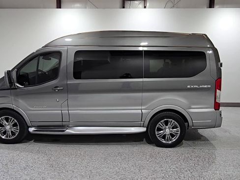 Used 2015 Ford Transit 150 130 Low Roof w/ Exterior Upgrade Package RWD image 5
