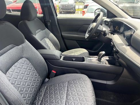 Used 2026 Nissan Kicks SV FWD image 8