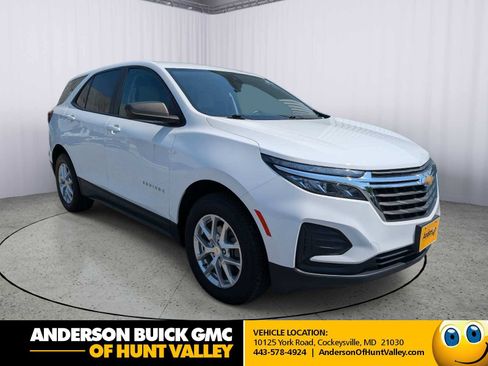 Used 2022 Chevrolet Equinox LS AWD/4WD image 1