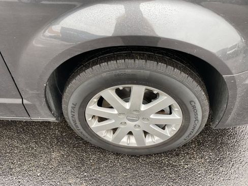 Used 2016 Chrysler Town & Country Touring w/ Driver Convenience Group image 14