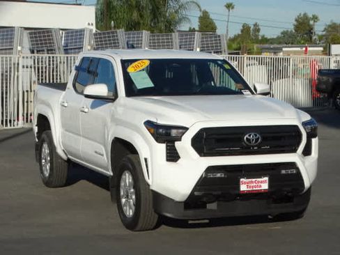 Used 2025 Toyota Tacoma SR5 image 2
