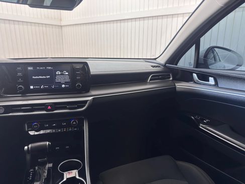 Used 2021 Kia K5 LXS FWD image 16