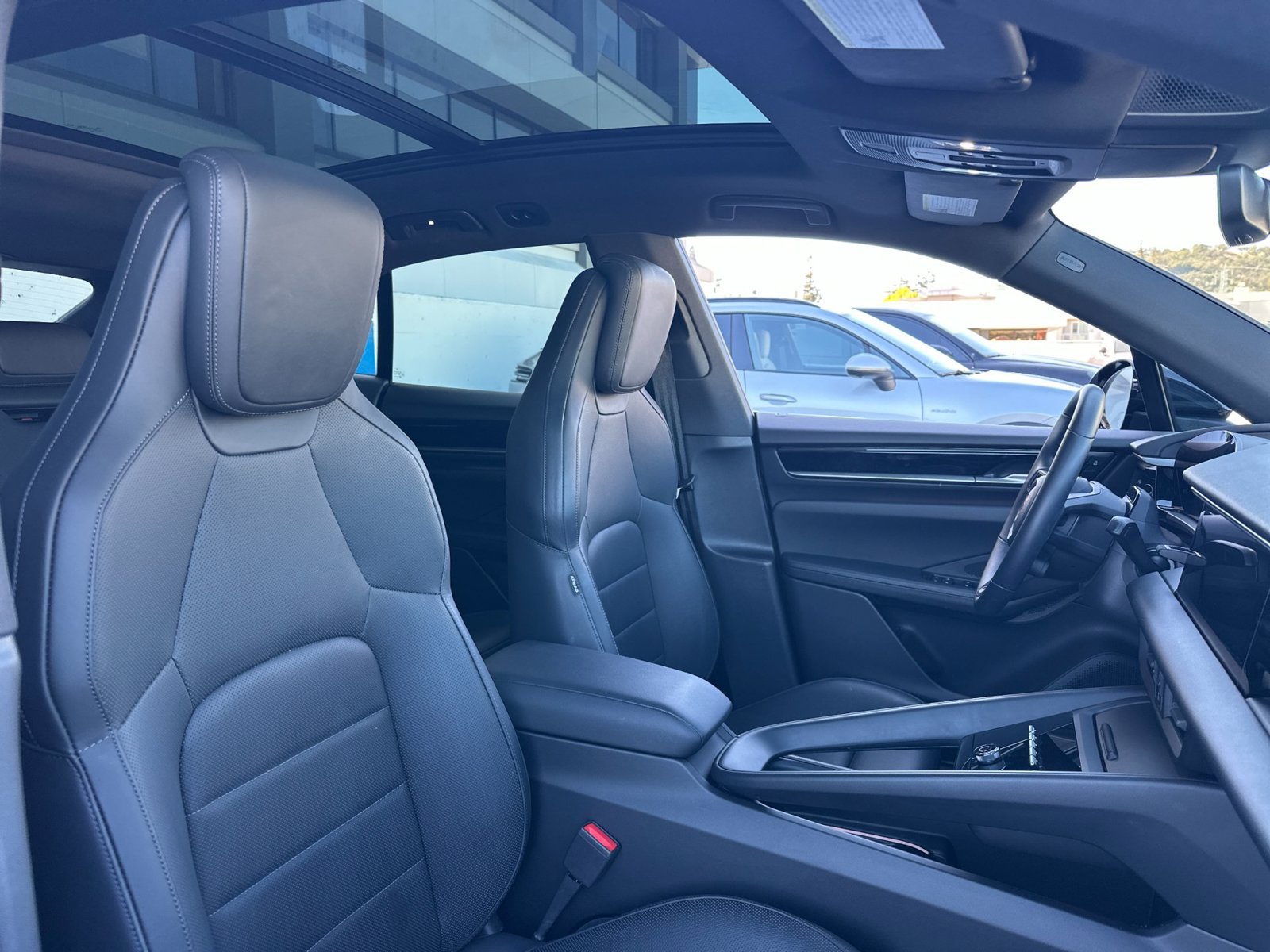 Used 2026 Porsche Macan 4 Electric AWD/4WD image 28