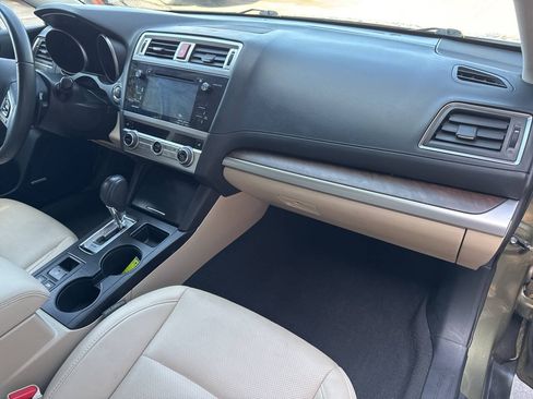 Used 2017 Subaru Outback 2.5i Limited AWD/4WD image 17