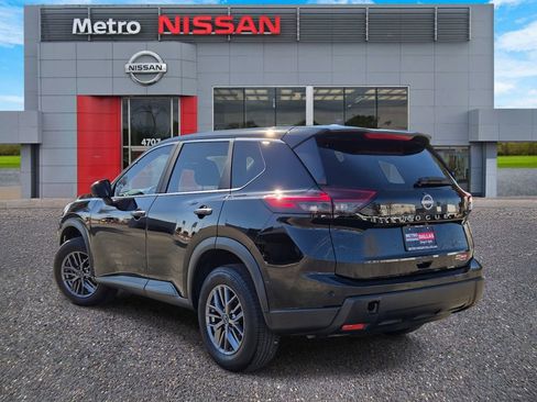 Used 2025 Nissan Rogue S image 4