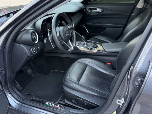 Used 2017 Alfa Romeo Giulia Ti w/ TI Performance Package image 6