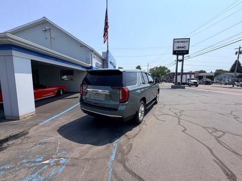 Used 2024 GMC Yukon SLT w/ SLT Luxury Package AWD/4WD image 6