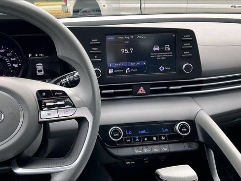 Used 2023 Hyundai Elantra SEL FWD image 6