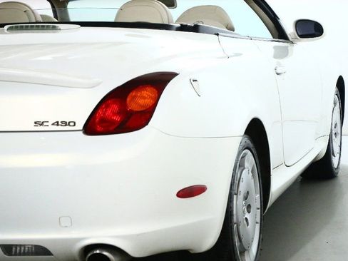Used 2003 Lexus SC 430 Convertible image 10