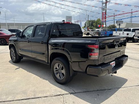 Used 2025 Nissan Frontier SV AWD/4WD image 5