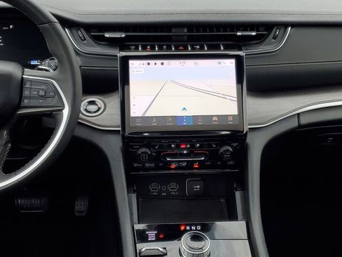 Used 2024 Jeep Grand Cherokee L Limited w/ Luxury Tech Group II image 30