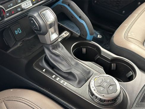 Used 2023 Ford Bronco Wildtrak image 33