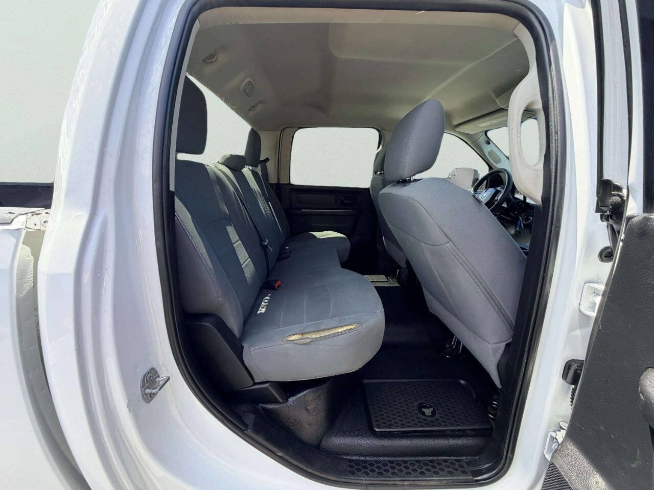 Used 2016 RAM 3500 Tradesman w/ Chrome Appearance Group AWD/4WD image 28