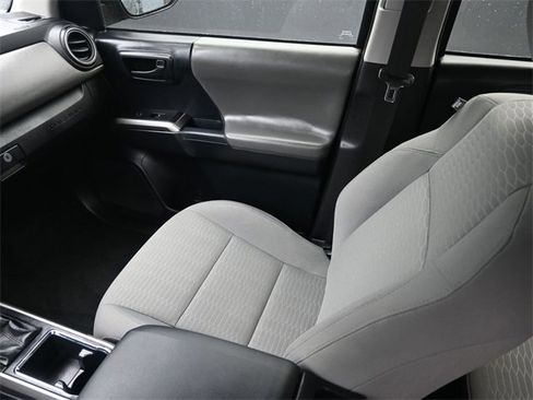 Used 2018 Toyota Tacoma SR5 image 11