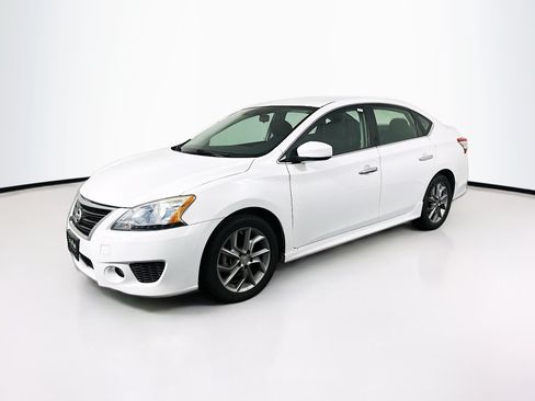 Used 2014 Nissan Sentra SR w/ SR Driver Package FWD image 3